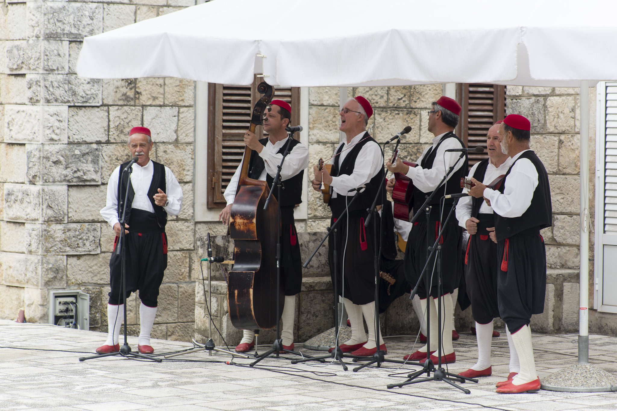 The British School in the Netherlands Concert Choir sings in Croatia