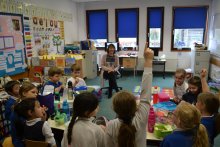 Language Lunches Advocate for Students' Native Tongue Language Lunches Advocate for Students' Native Tongue