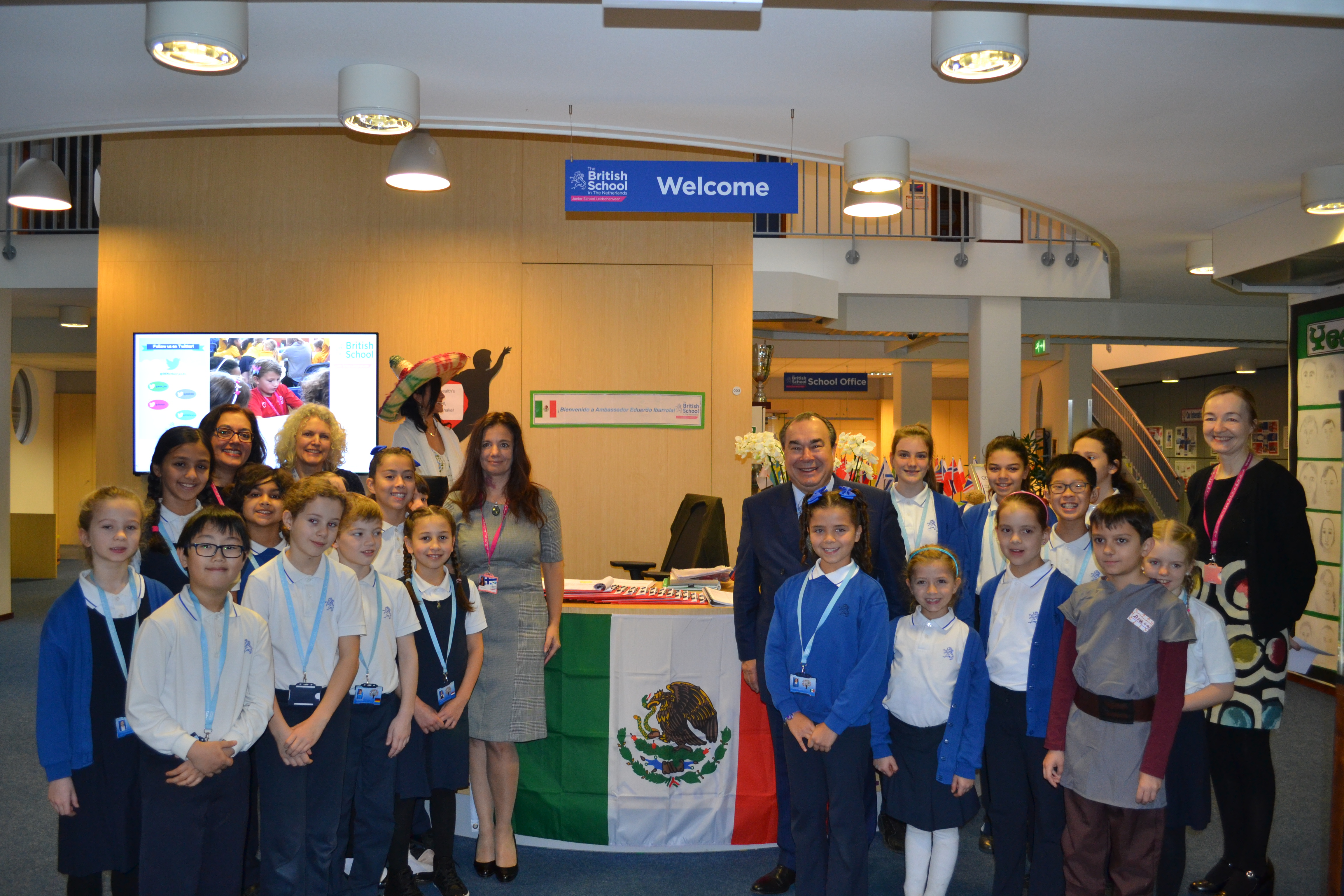 Junior School Leidschenveen Welcomes the Mexican Ambassador